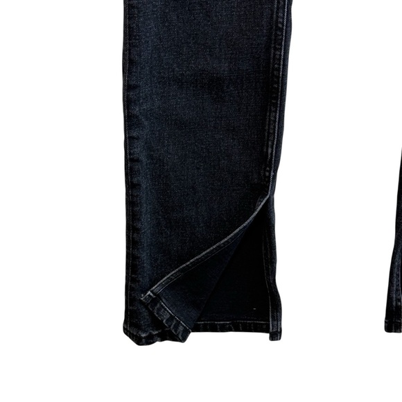 Abercrombie & Fitch Dark Wash “High Rise Skinny Jean.”
Size 28/6L - Picture 4 of 11